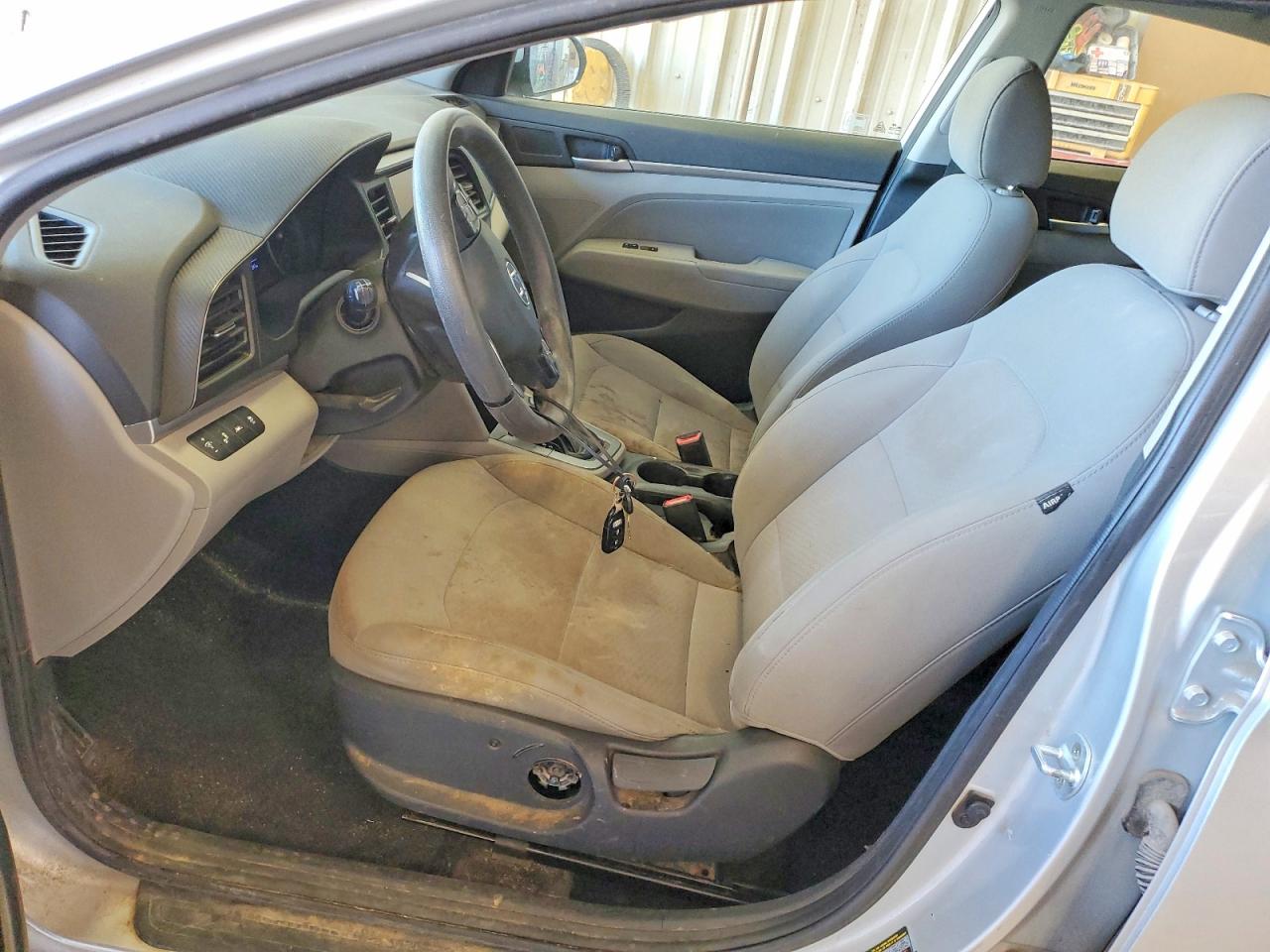 2019 HYUNDAI ELANTRA SEL photo 19