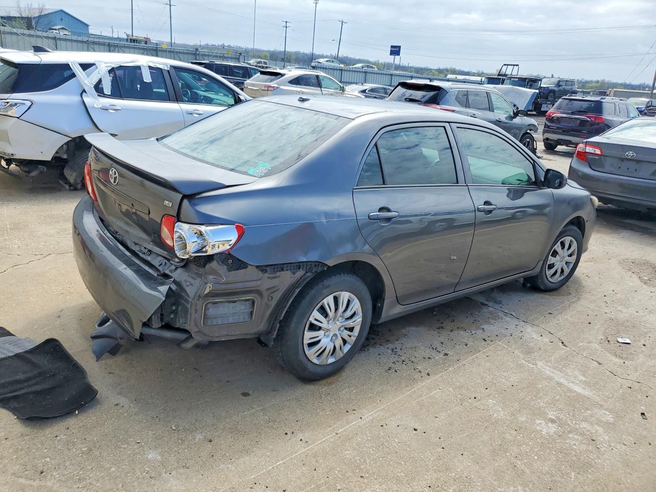 2010 TOYOTA COROLLA LE photo 5