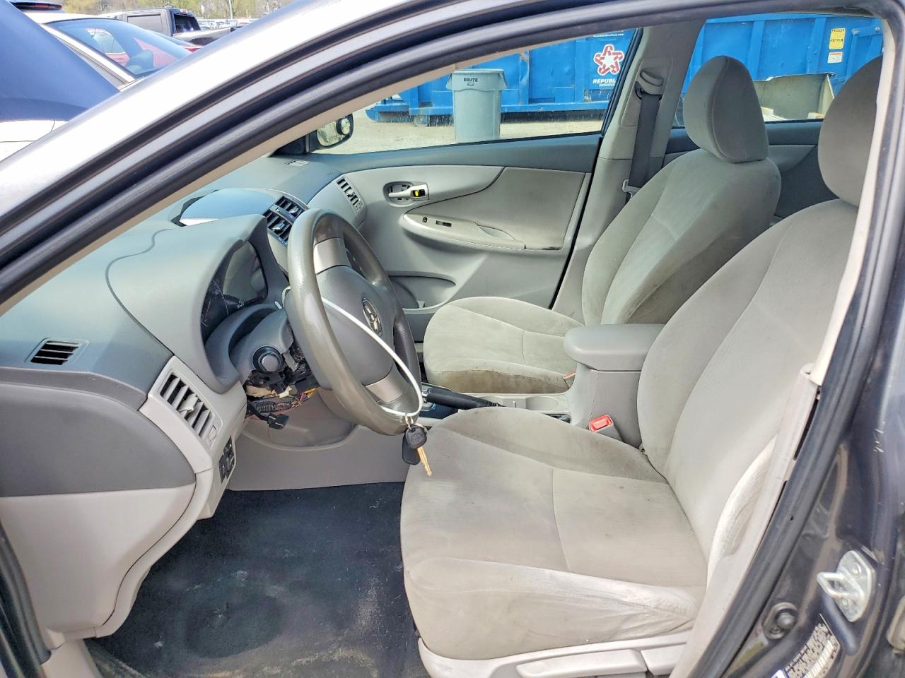 2010 TOYOTA COROLLA LE photo 13