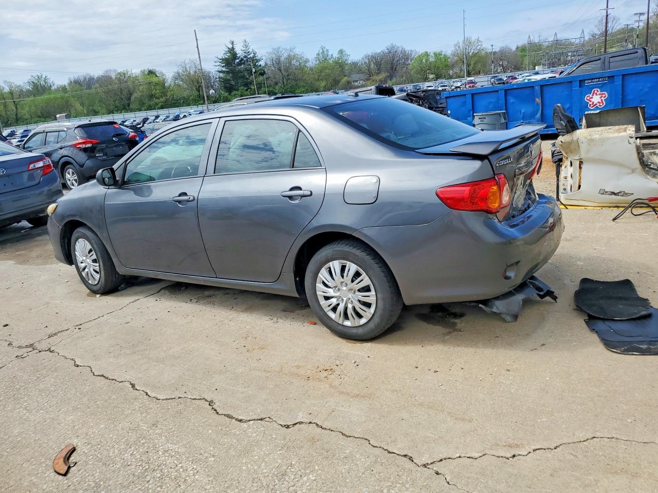 2010 TOYOTA COROLLA LE photo 3