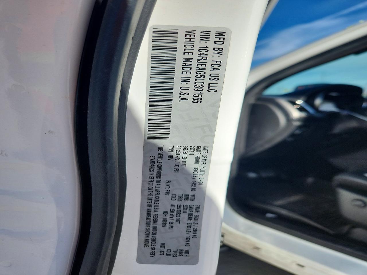 2020 JEEP GRAND CHEROKEE LAREDO photo 27