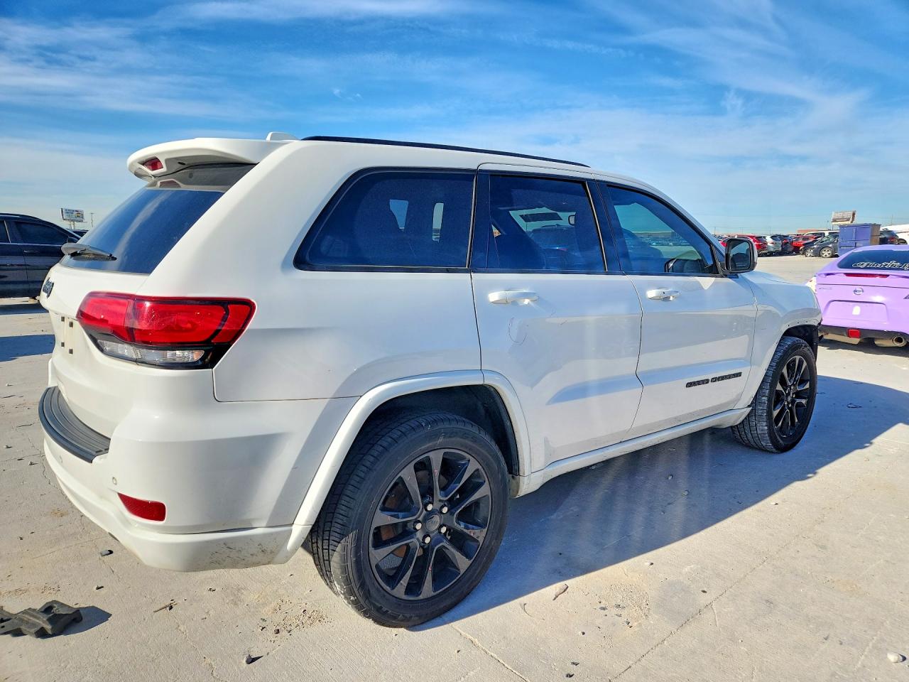 2020 JEEP GRAND CHEROKEE LAREDO photo 5