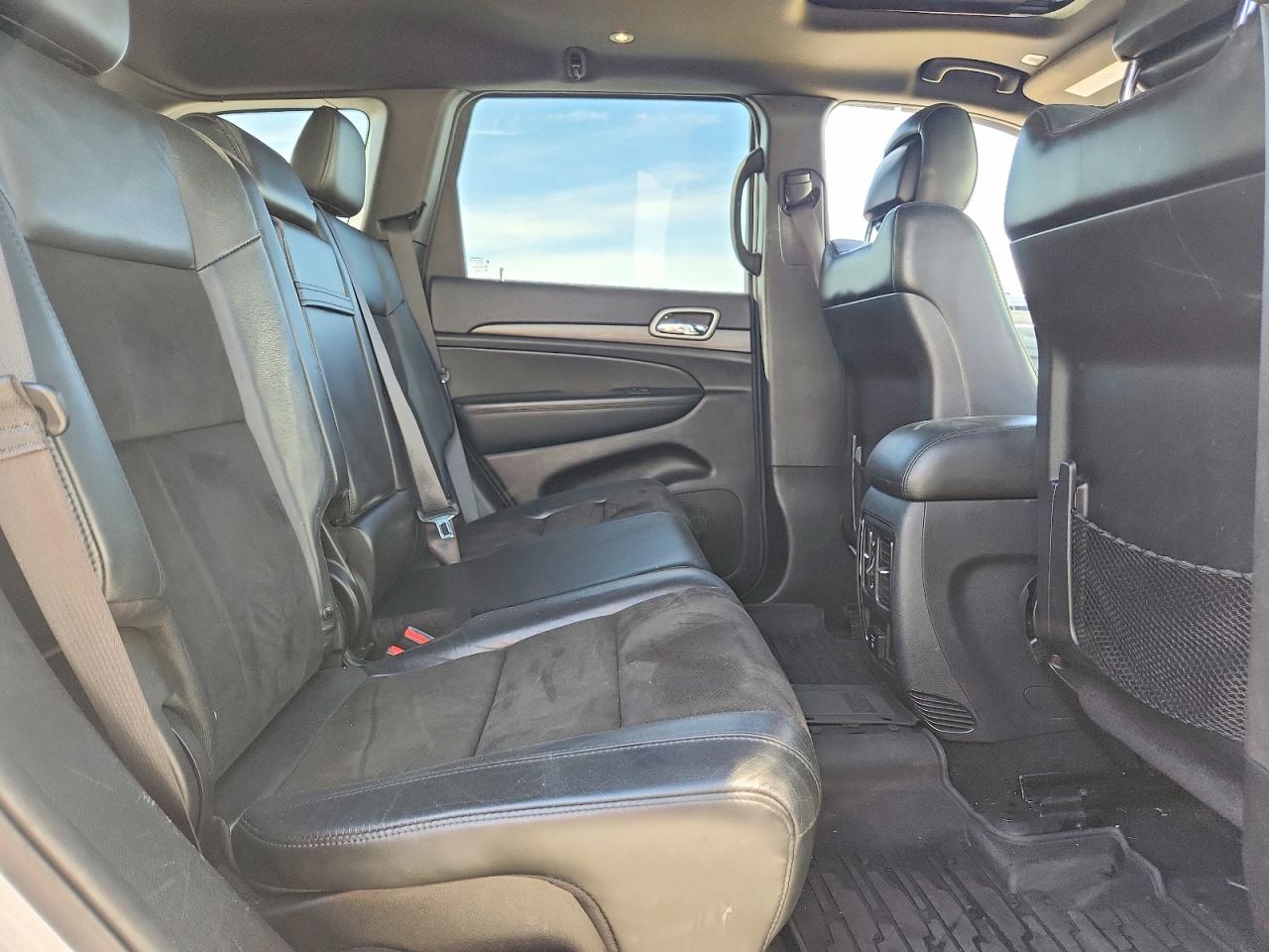 2020 JEEP GRAND CHEROKEE LAREDO photo 21