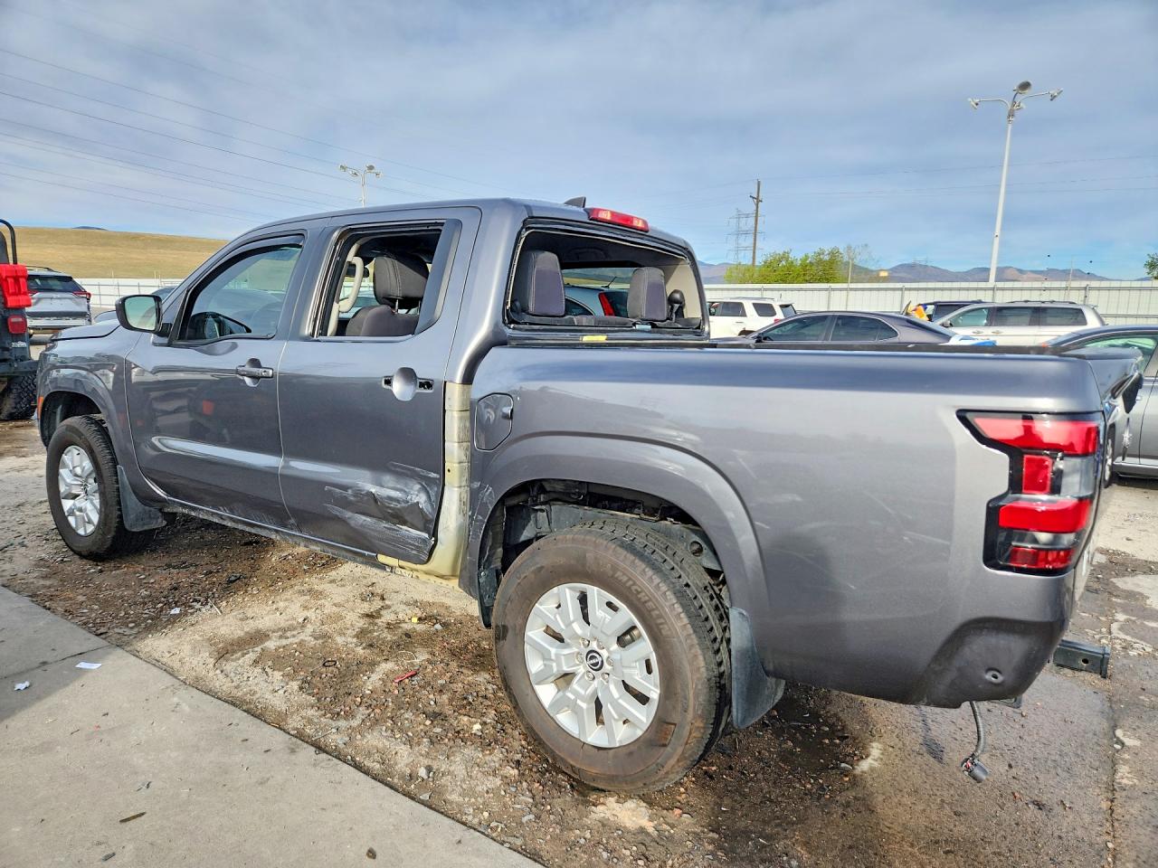 2024 NISSAN FRONTIER SV photo 3