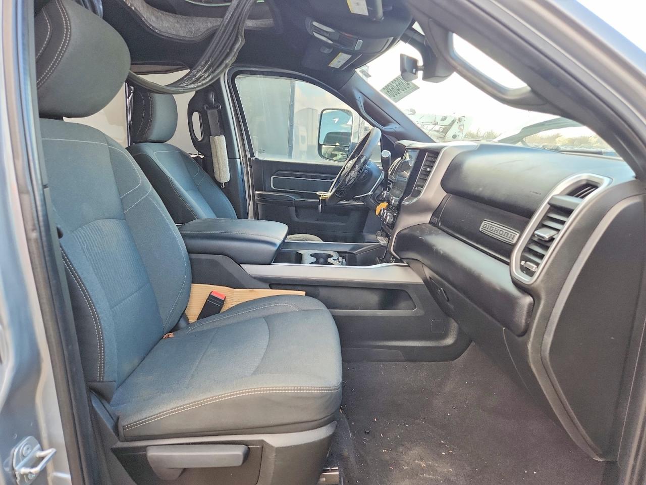 2021 RAM 3500 BIG HORN photo 19