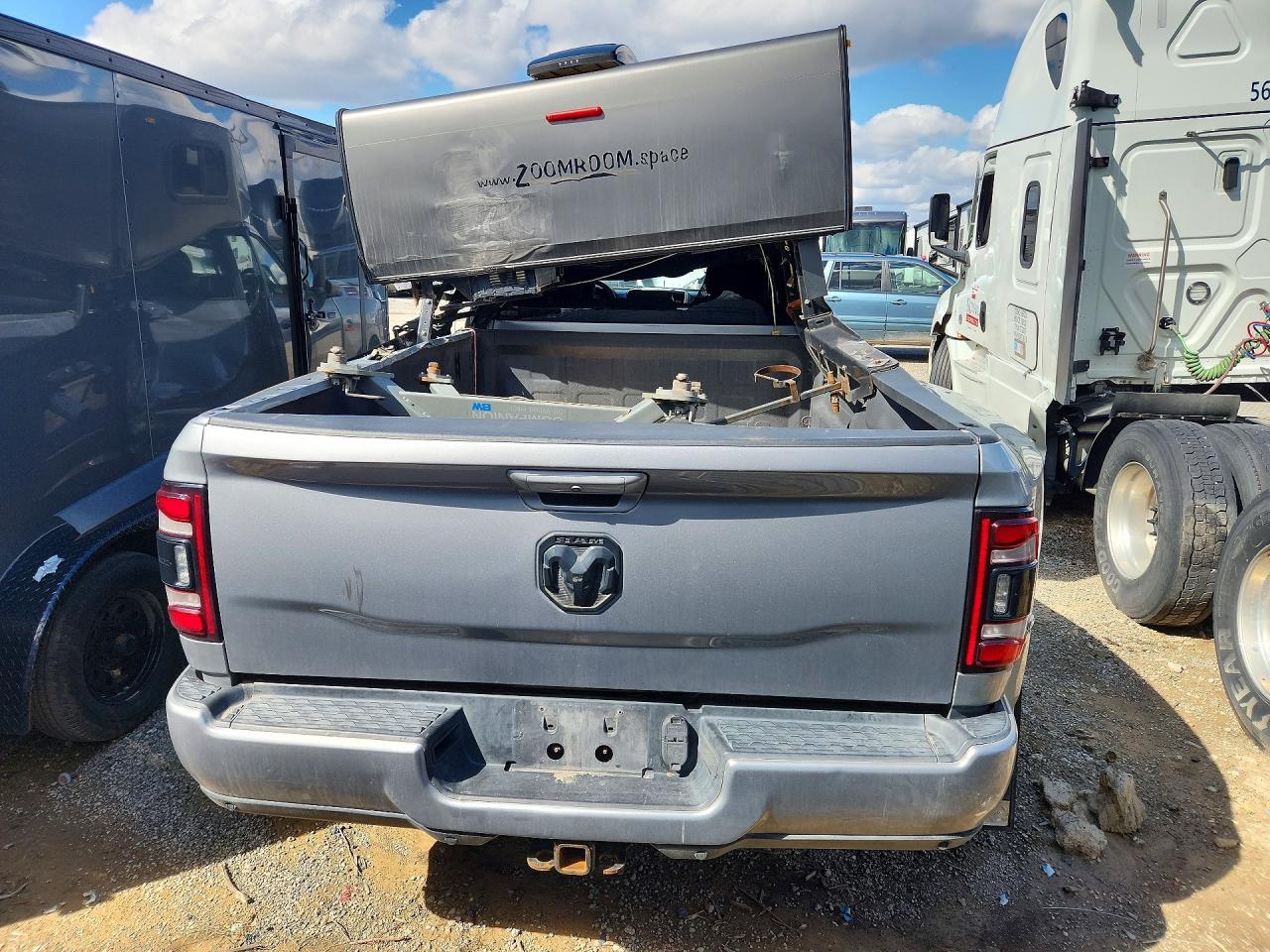 2021 RAM 3500 BIG HORN photo 16