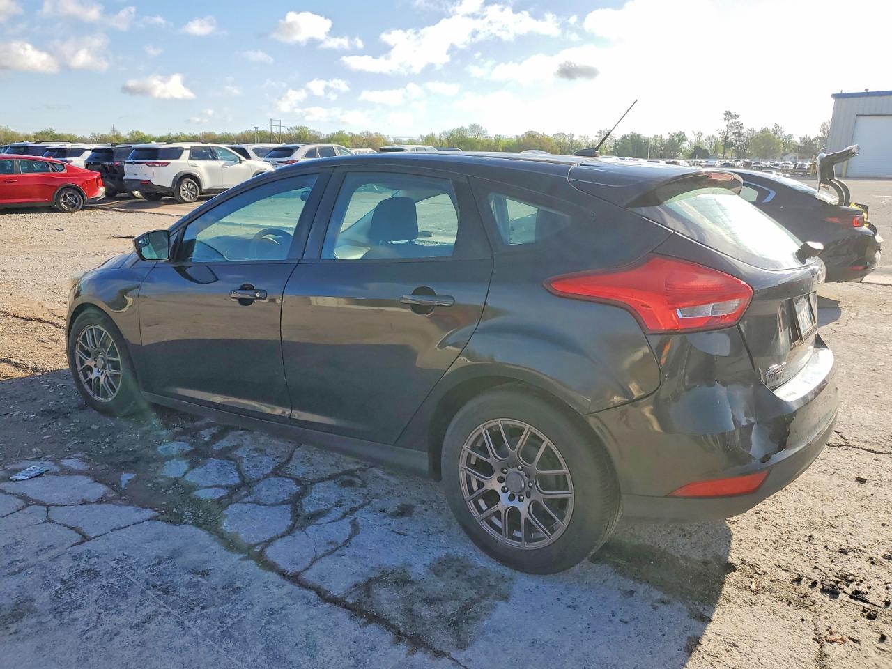 2015 FORD FOCUS SE photo 3