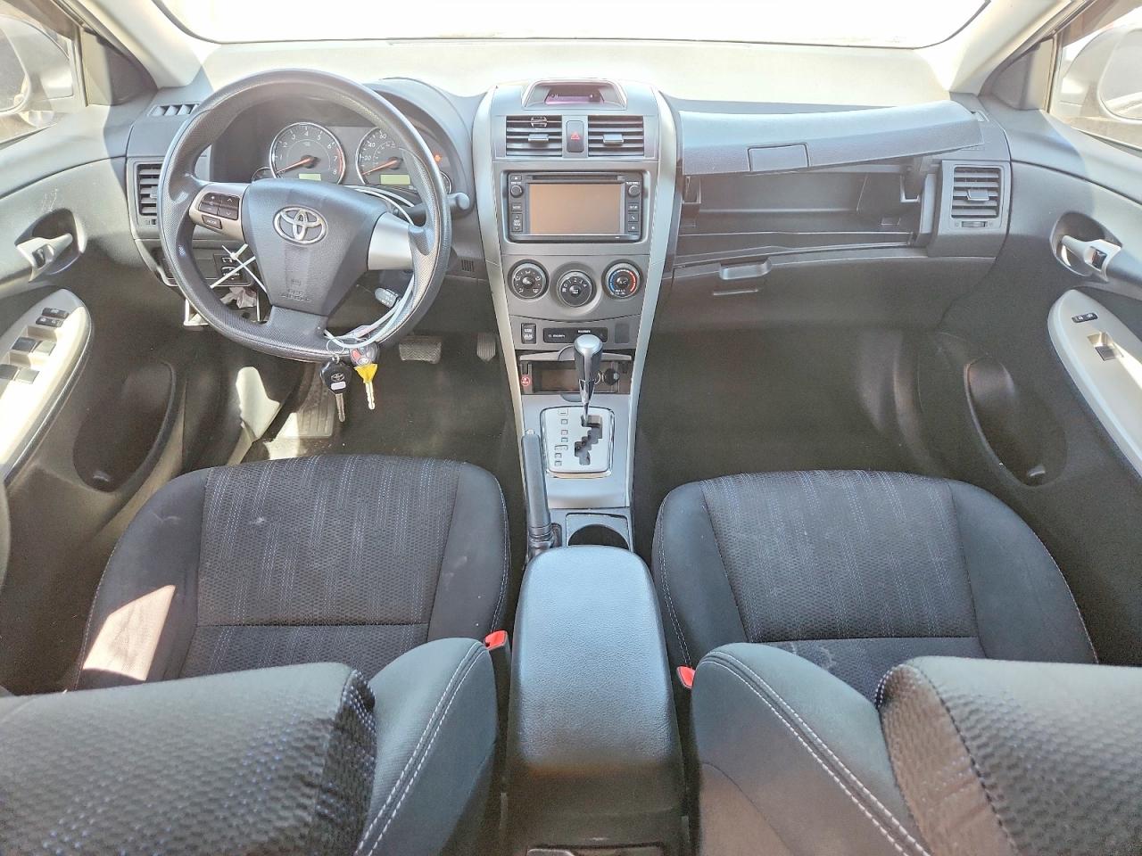 2013 TOYOTA COROLLA S photo 15