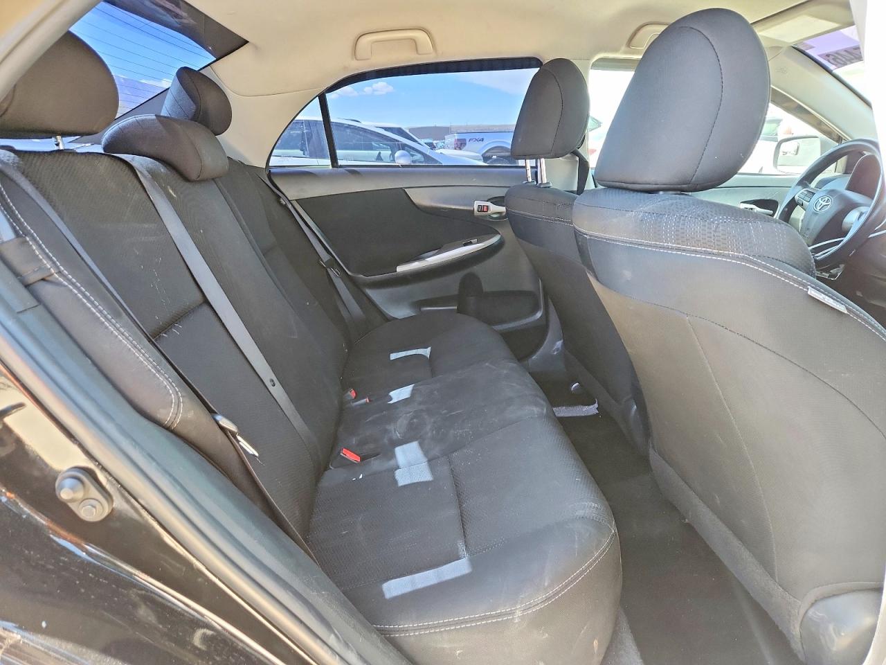 2013 TOYOTA COROLLA S photo 19