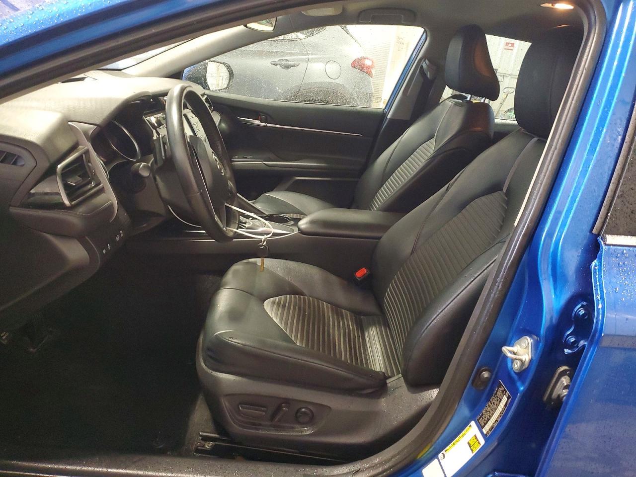 2020 TOYOTA CAMRY SE photo 19