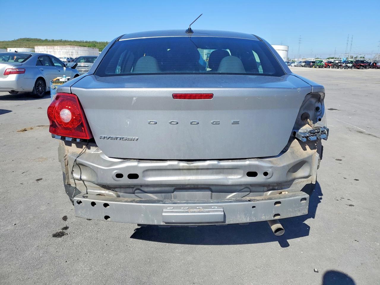 2013 DODGE AVENGER SE photo 11