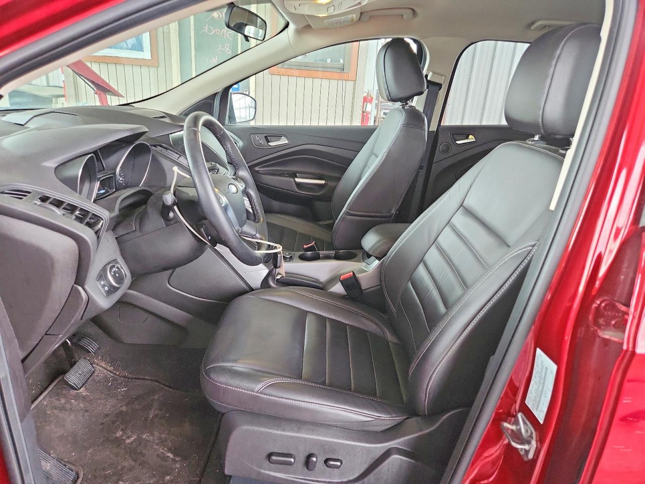 2016 FORD ESCAPE SE photo 13