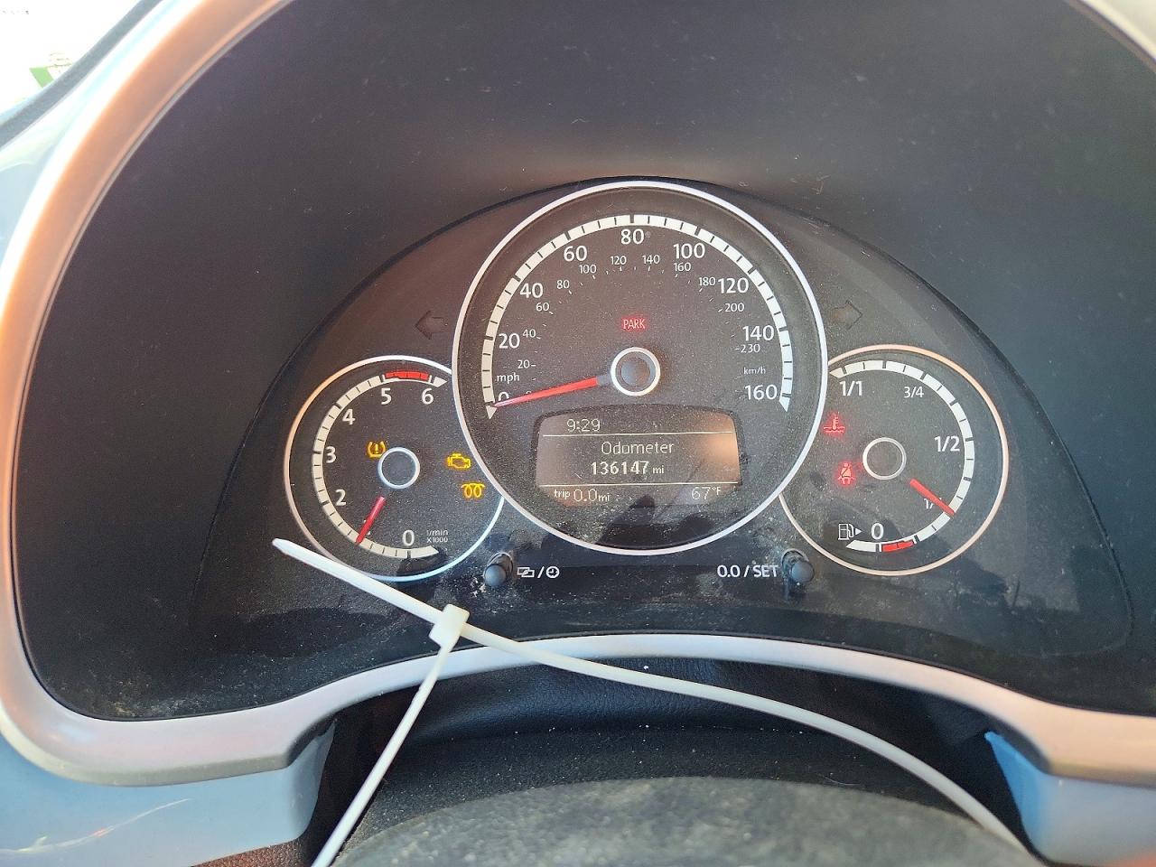 2014 VOLKSWAGEN BEETLE photo 17