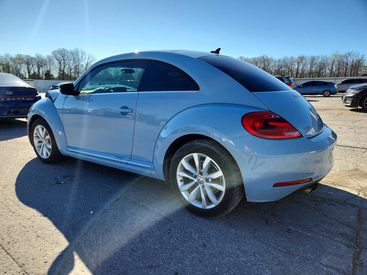 2014 VOLKSWAGEN BEETLE photo 3