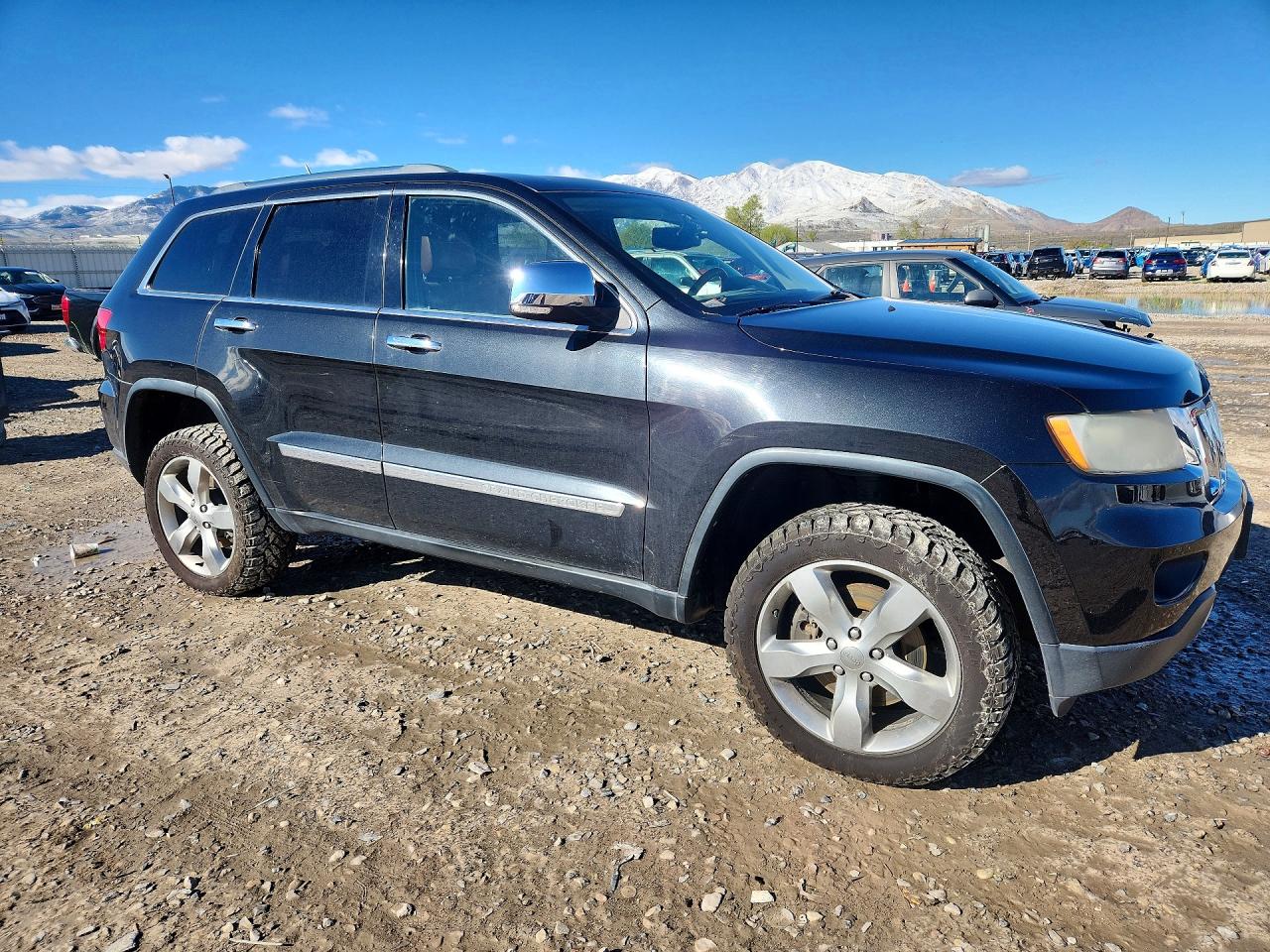 2012 JEEP GRAND CHEROKEE OVERLAND photo 4