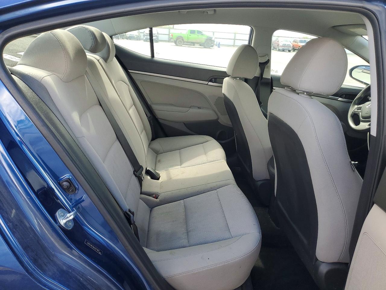 2018 HYUNDAI ELANTRA photo 10
