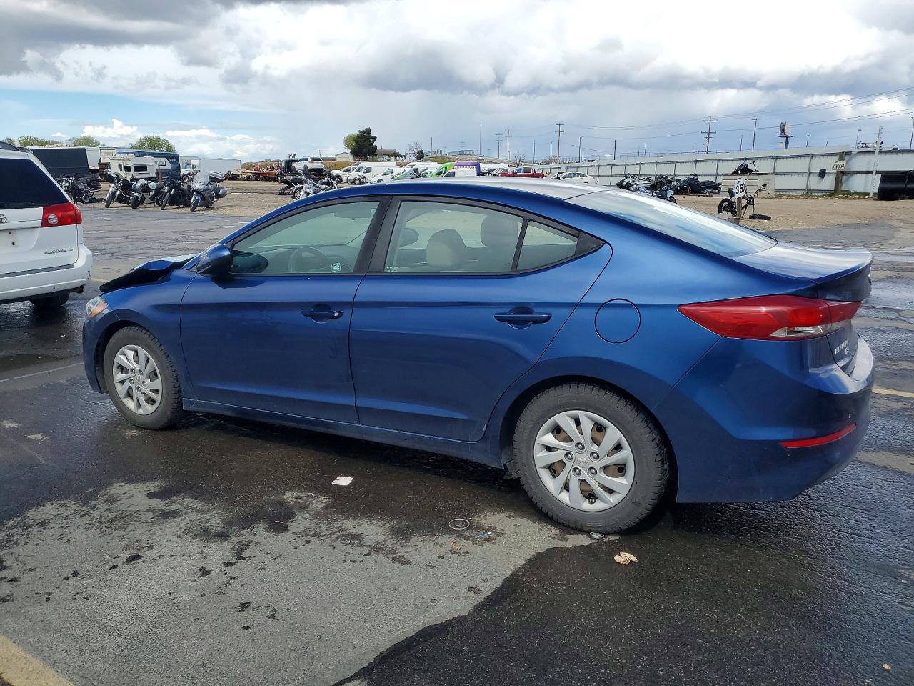 2018 HYUNDAI ELANTRA photo 2