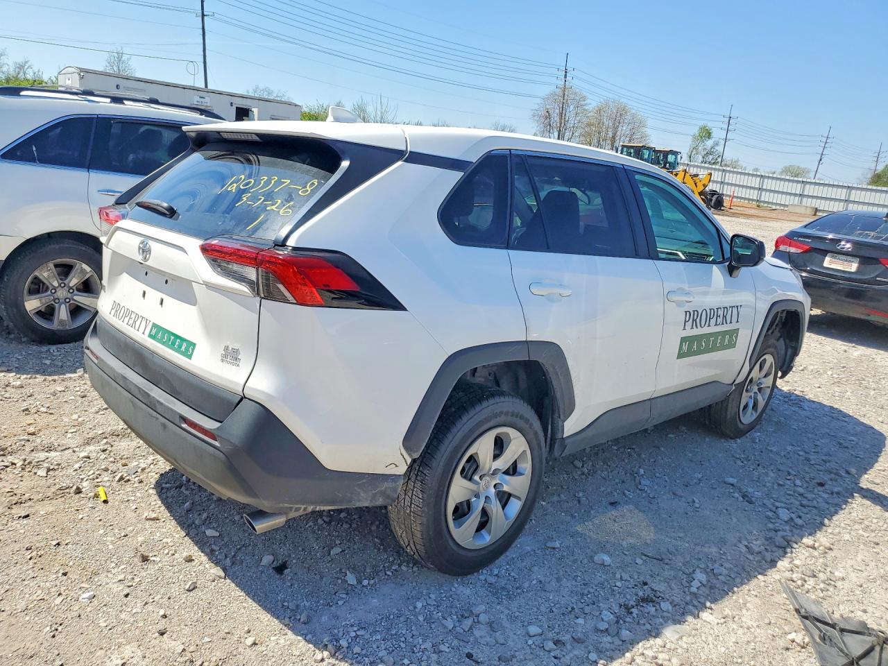 2022 TOYOTA RAV4 LE photo 5