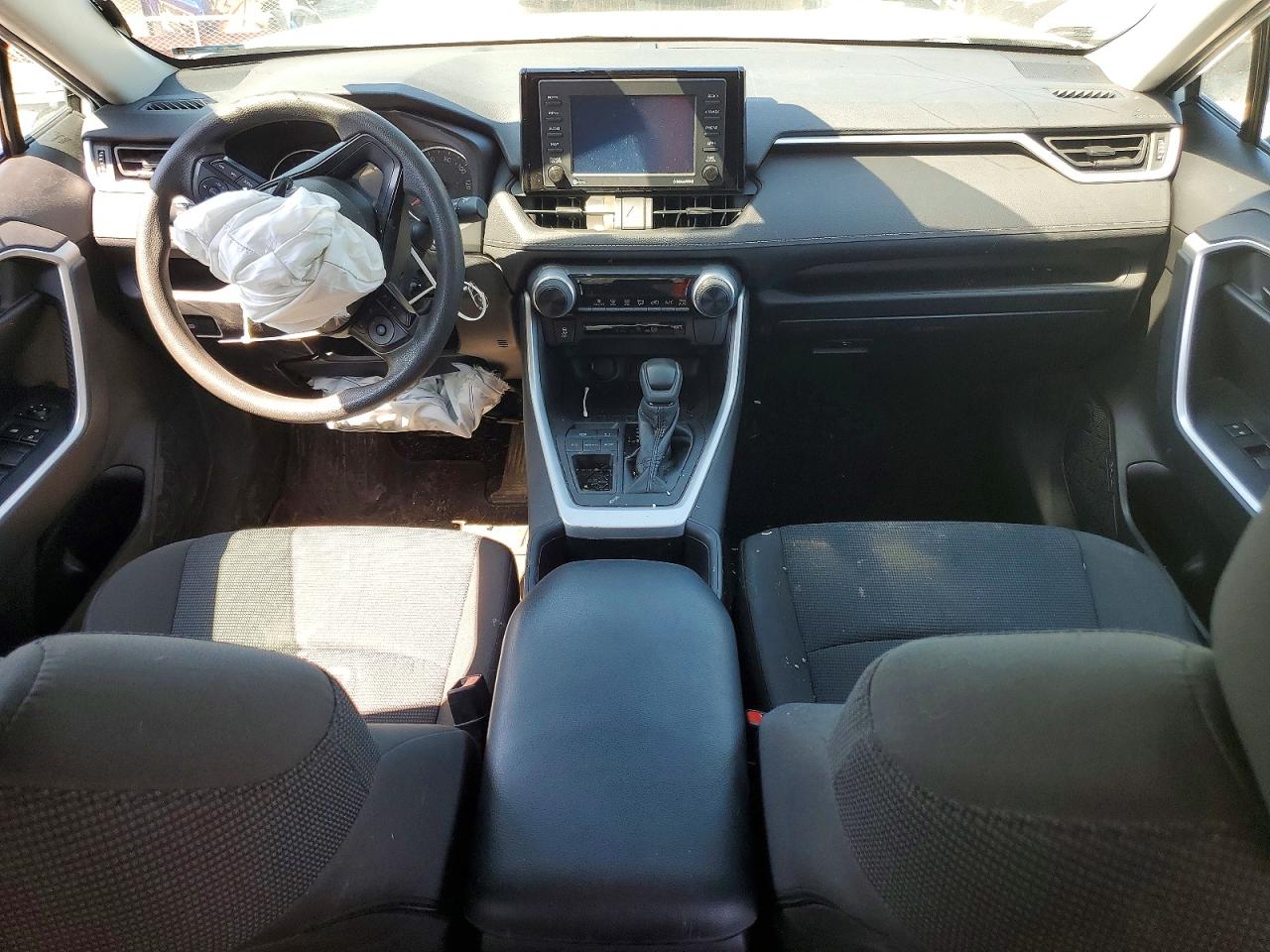 2022 TOYOTA RAV4 LE photo 15