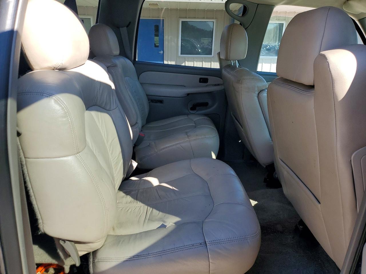 2000 CHEVROLET SUBURBAN K1500 photo 31