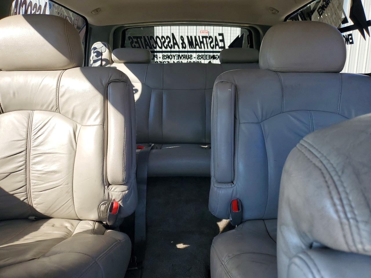 2000 CHEVROLET SUBURBAN K1500 photo 28