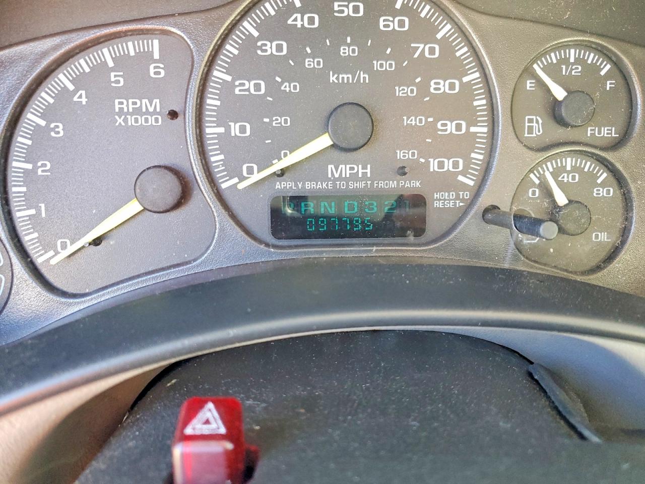 2000 CHEVROLET SUBURBAN K1500 photo 25