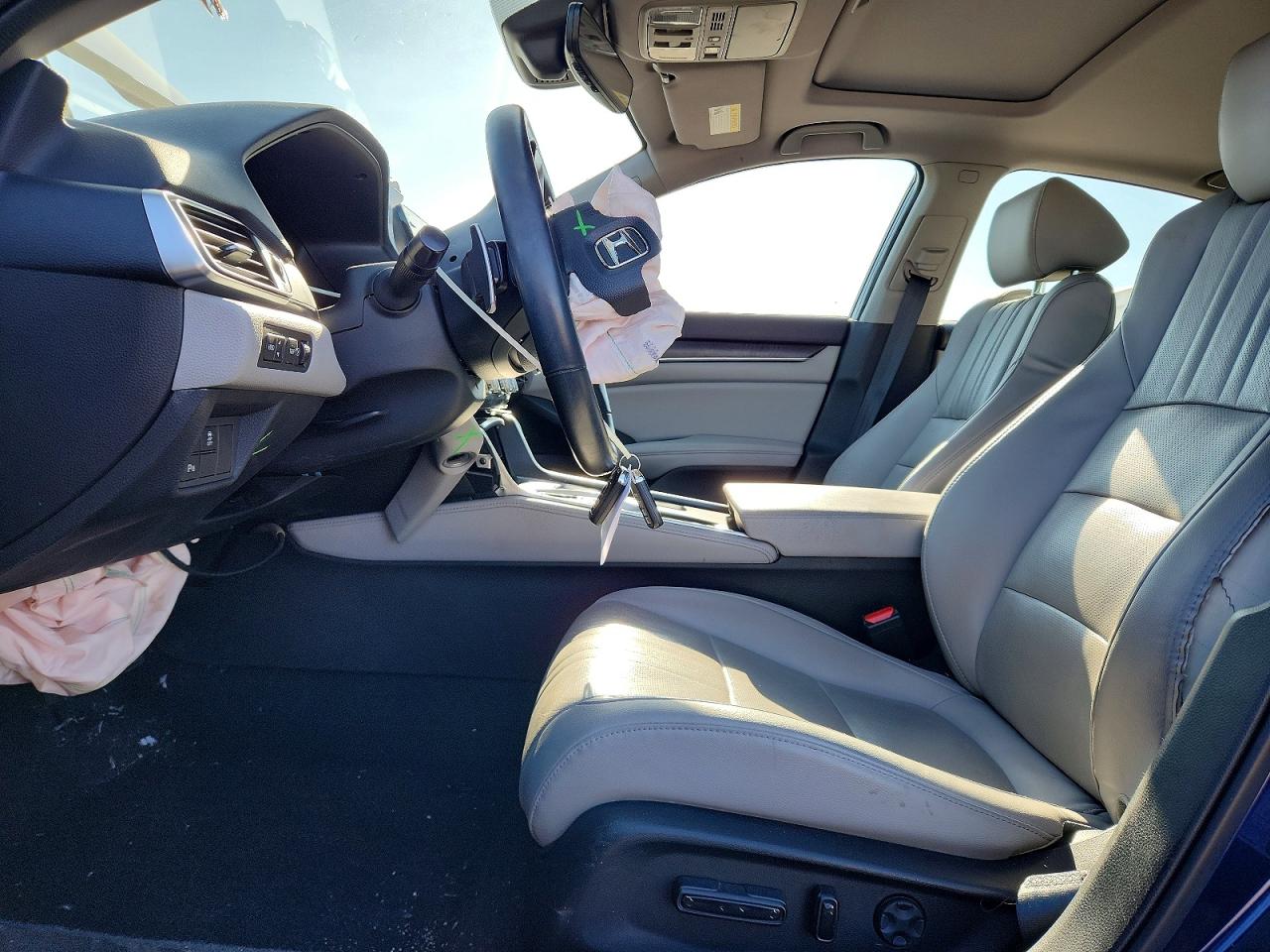 2018 HONDA ACCORD TOURING HYBRID photo 13