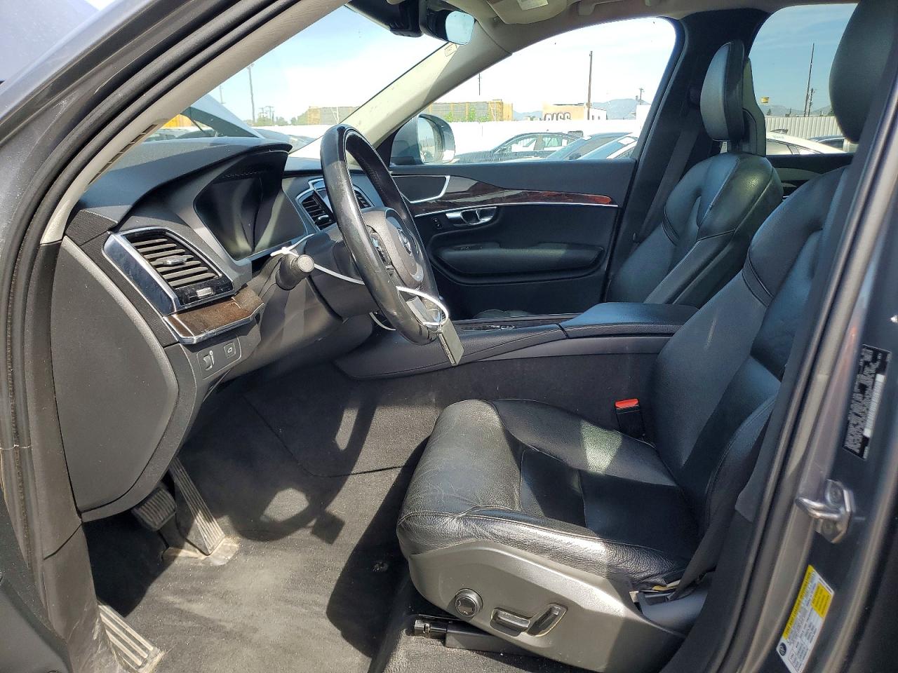 2016 VOLVO XC90 T6 photo 13