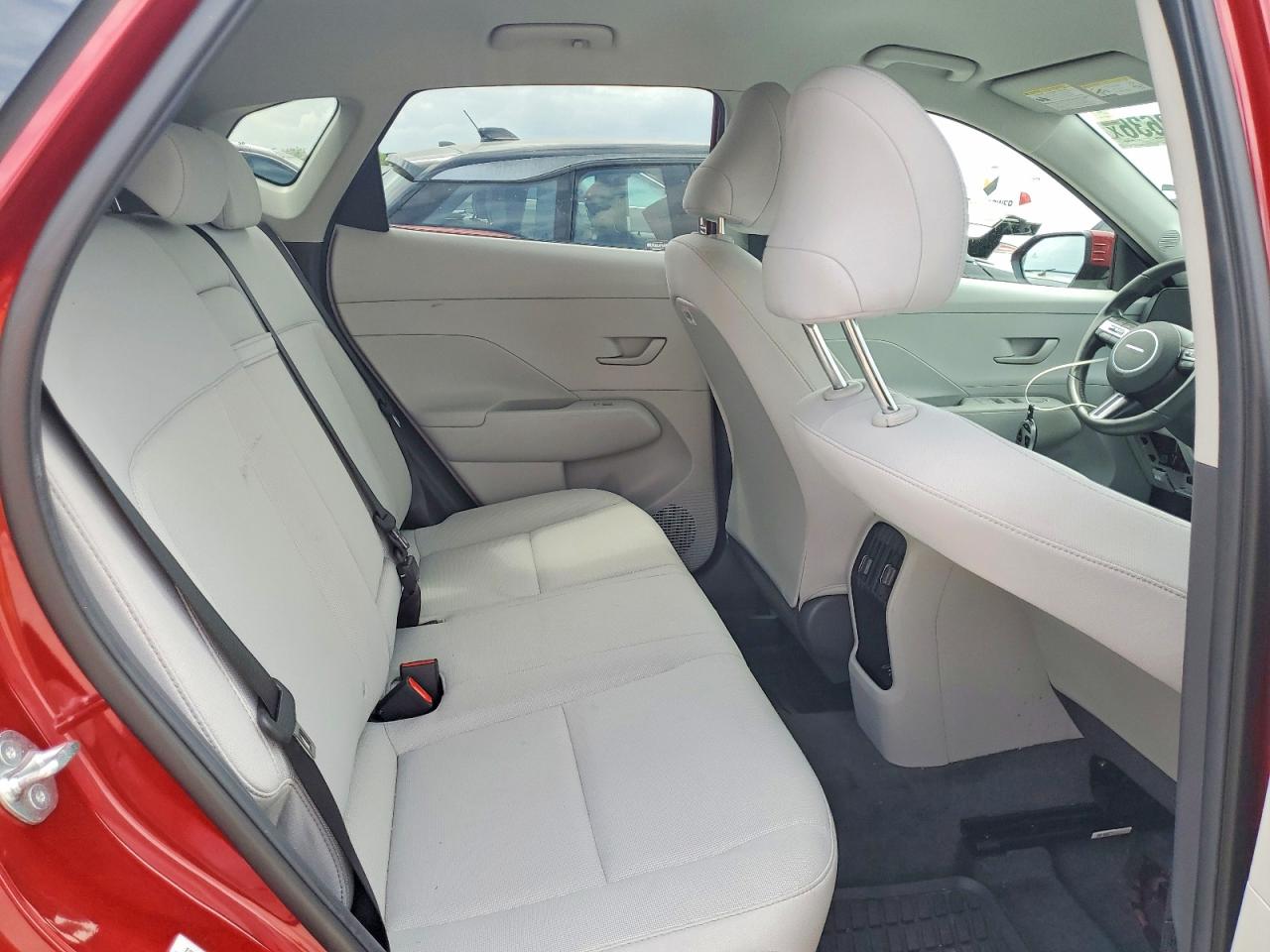 2025 HYUNDAI KONA SEL photo 31