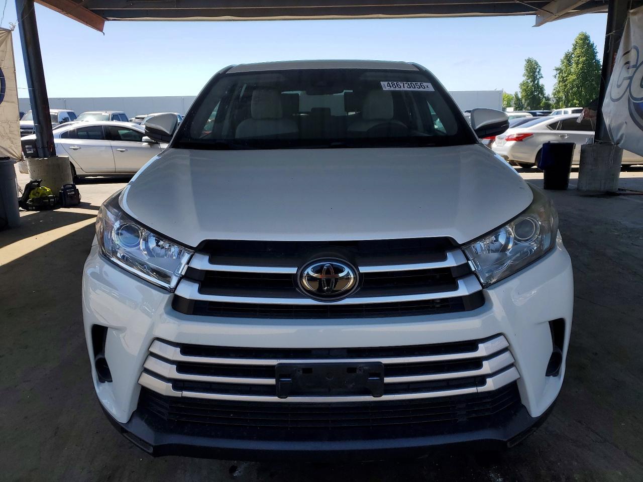 2019 TOYOTA HIGHLANDER LE photo 5