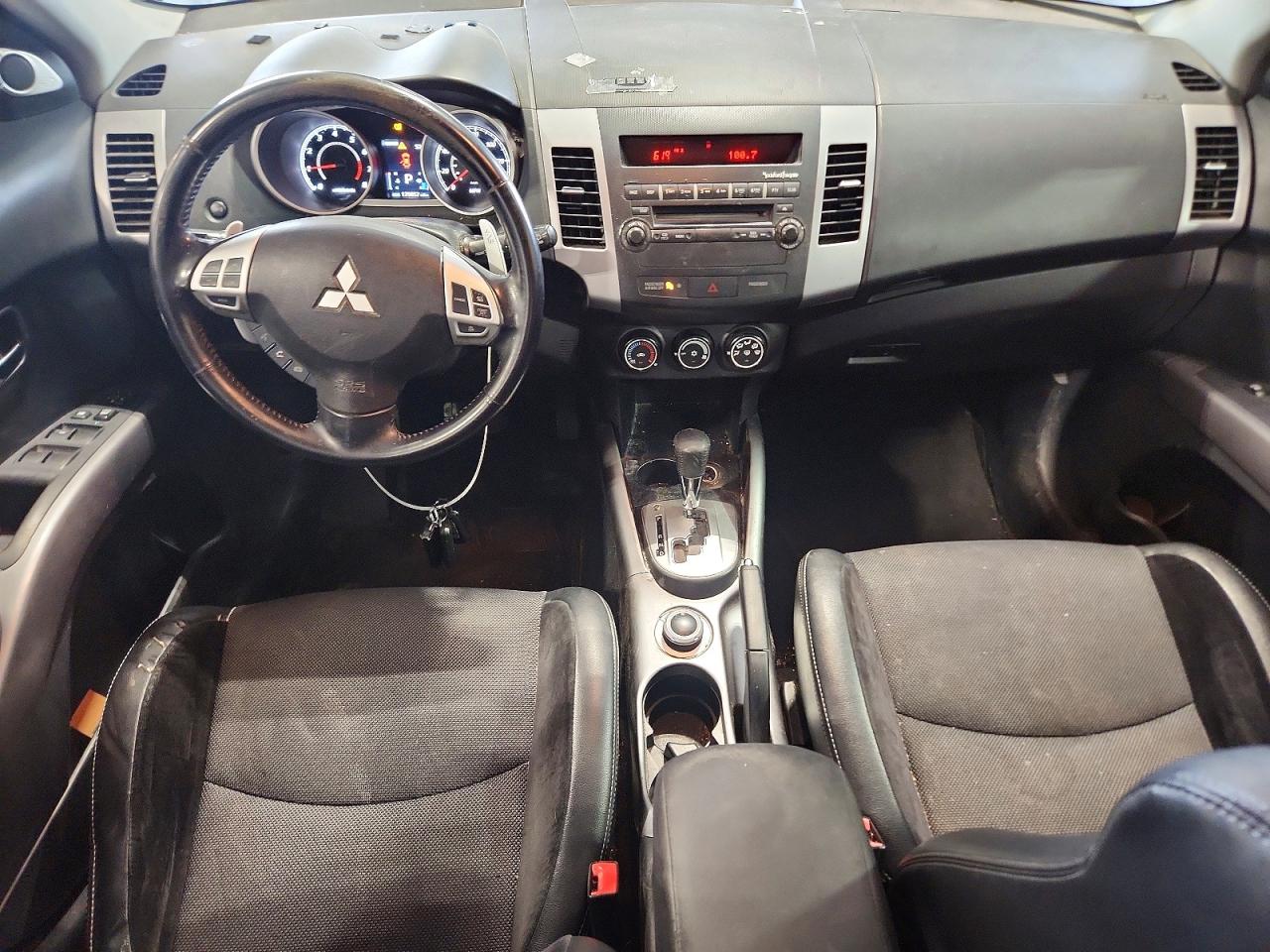 2010 MITSUBISHI OUTLANDER SE photo 8