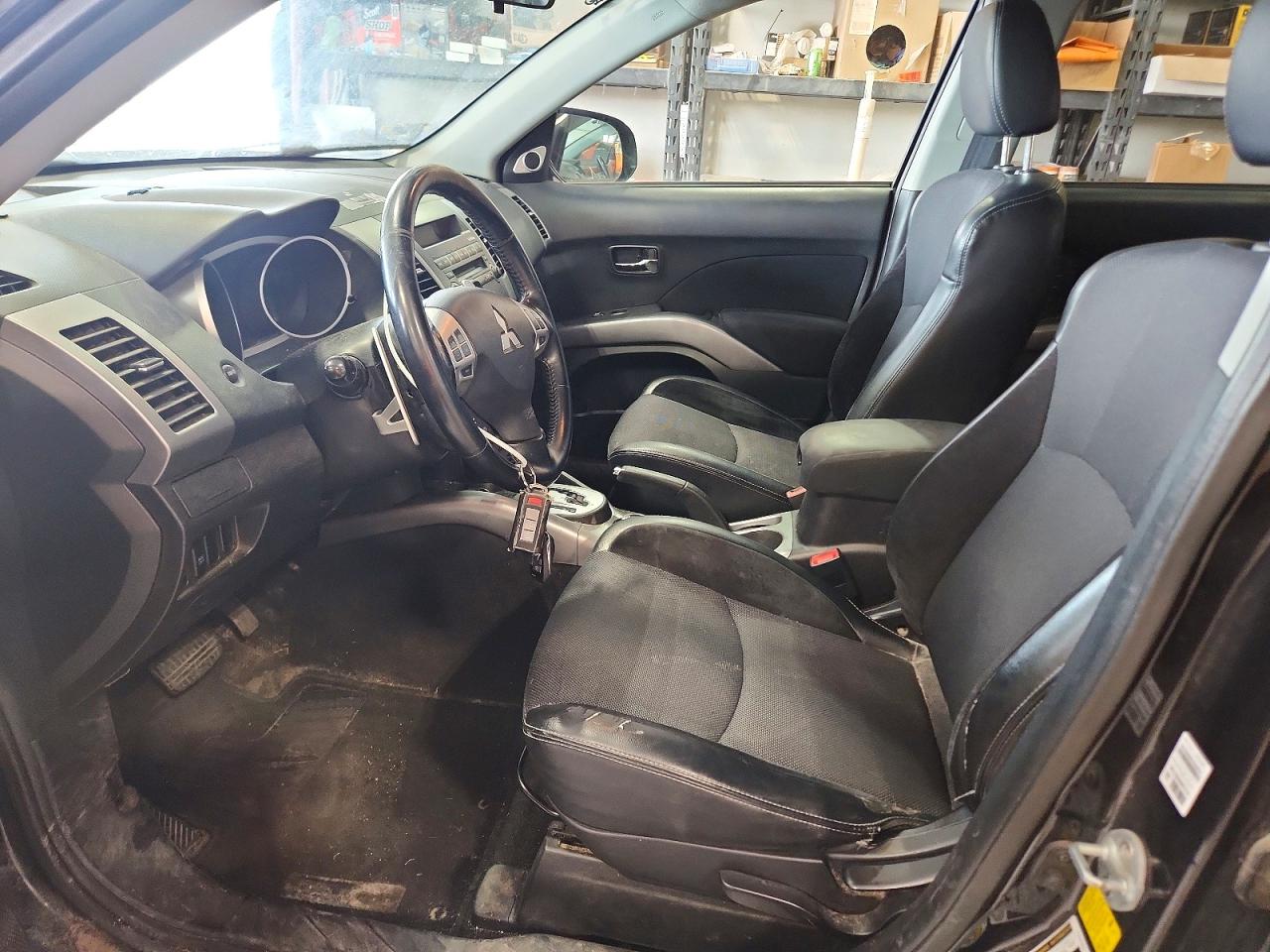 2010 MITSUBISHI OUTLANDER SE photo 7
