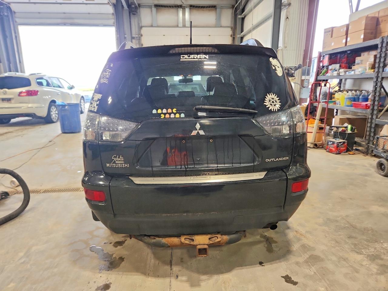 2010 MITSUBISHI OUTLANDER SE photo 6