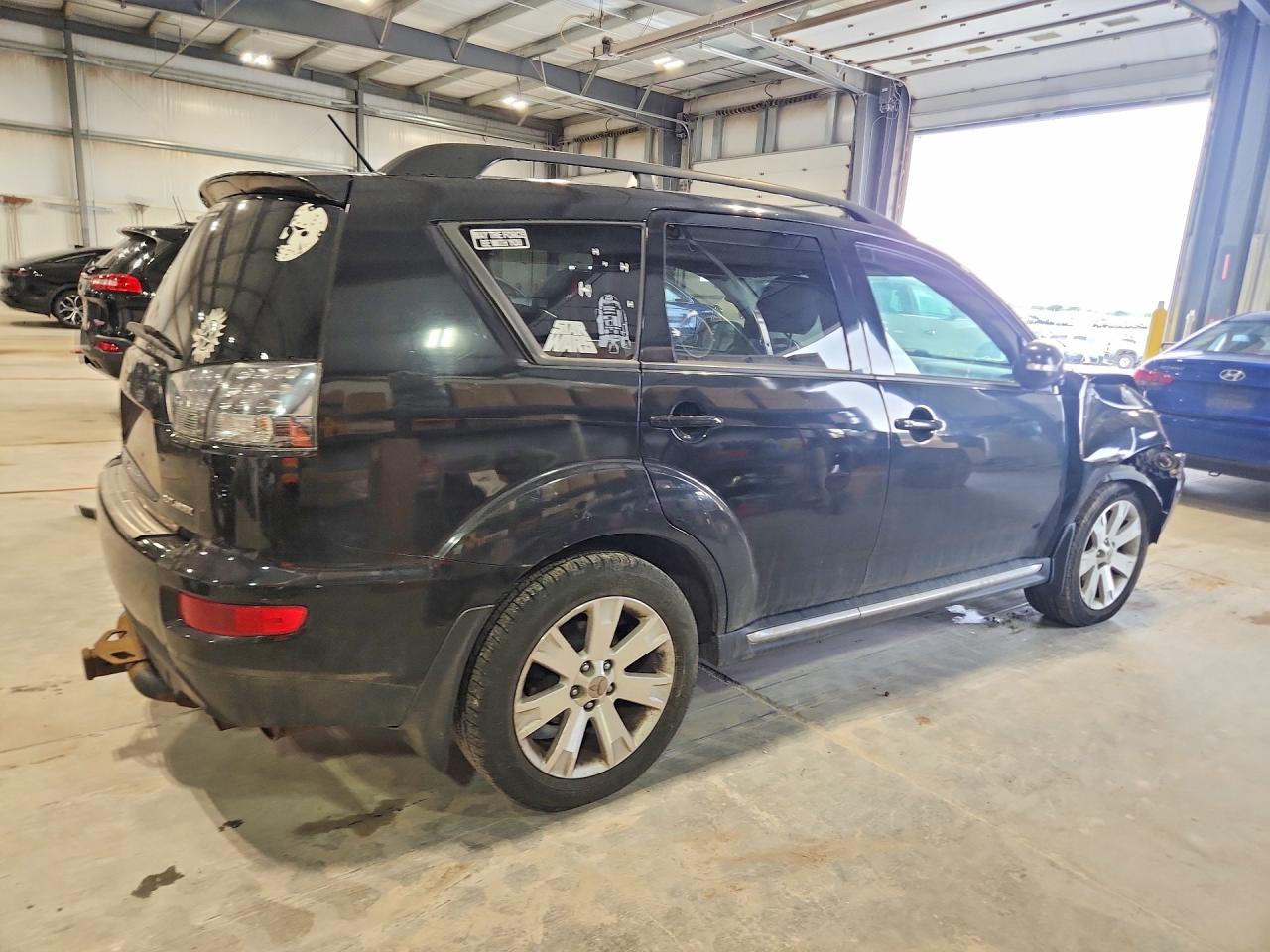 2010 MITSUBISHI OUTLANDER SE photo 3