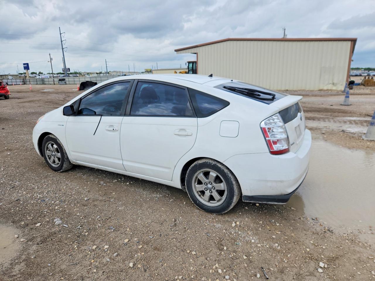 2007 TOYOTA PRIUS BASE photo 4