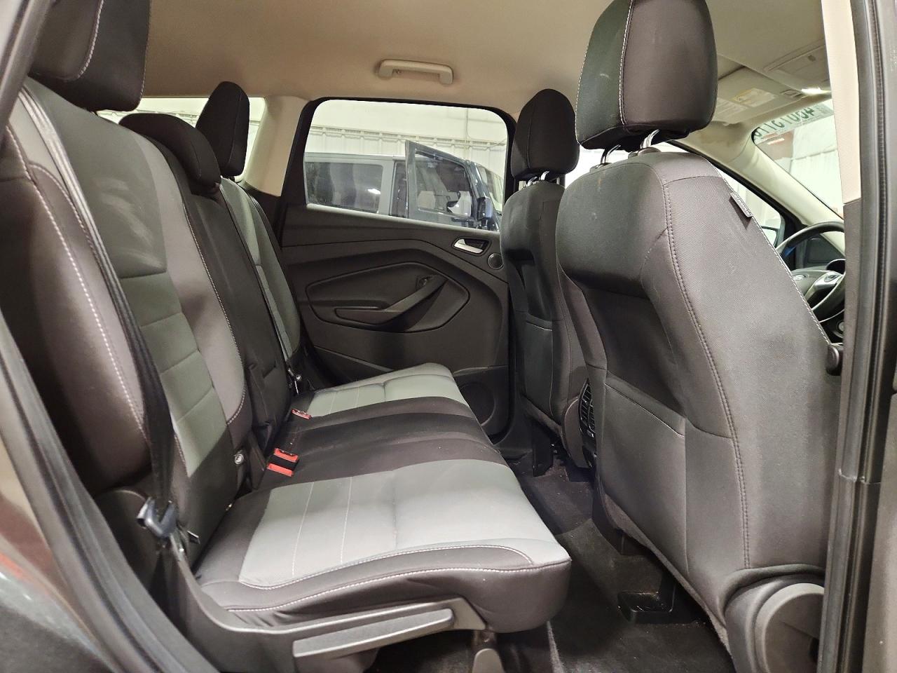 2016 FORD ESCAPE SE photo 21