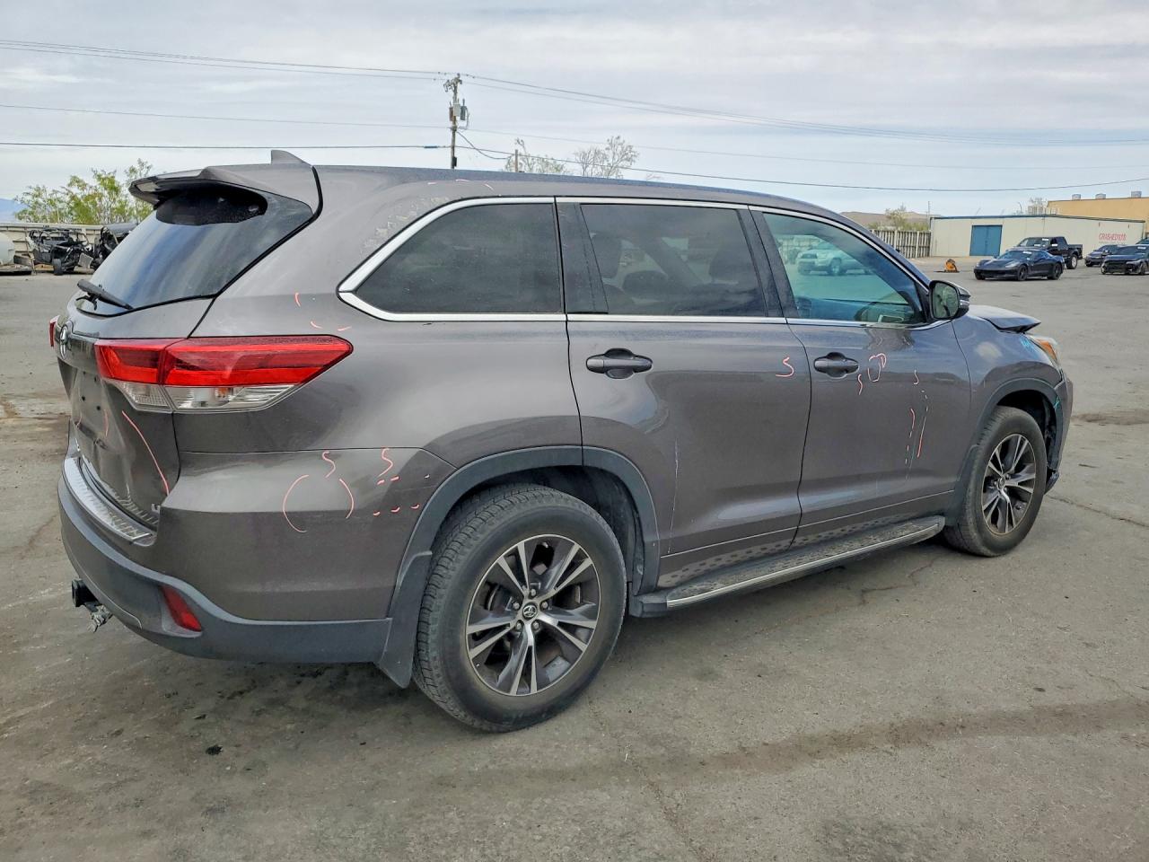 2018 TOYOTA HIGHLANDER LE PLUS photo 7