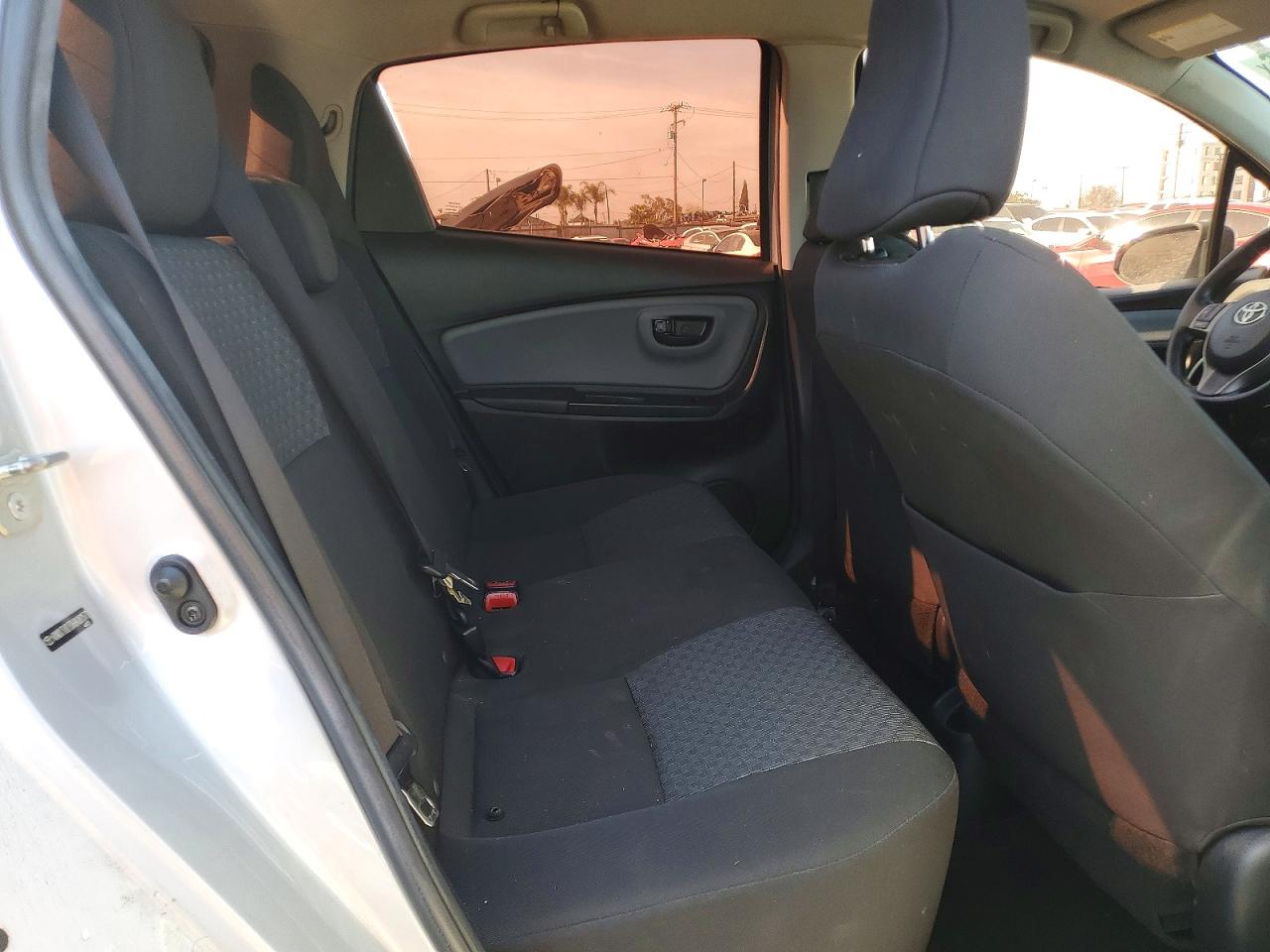 2017 TOYOTA YARIS 5-DOOR L FLEET photo 28
