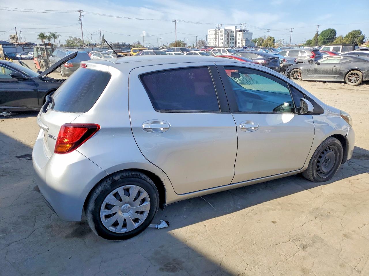 2017 TOYOTA YARIS 5-DOOR L FLEET photo 7