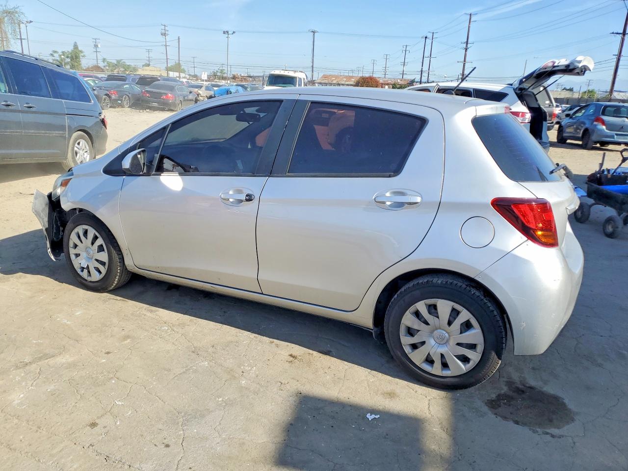 2017 TOYOTA YARIS 5-DOOR L FLEET photo 4