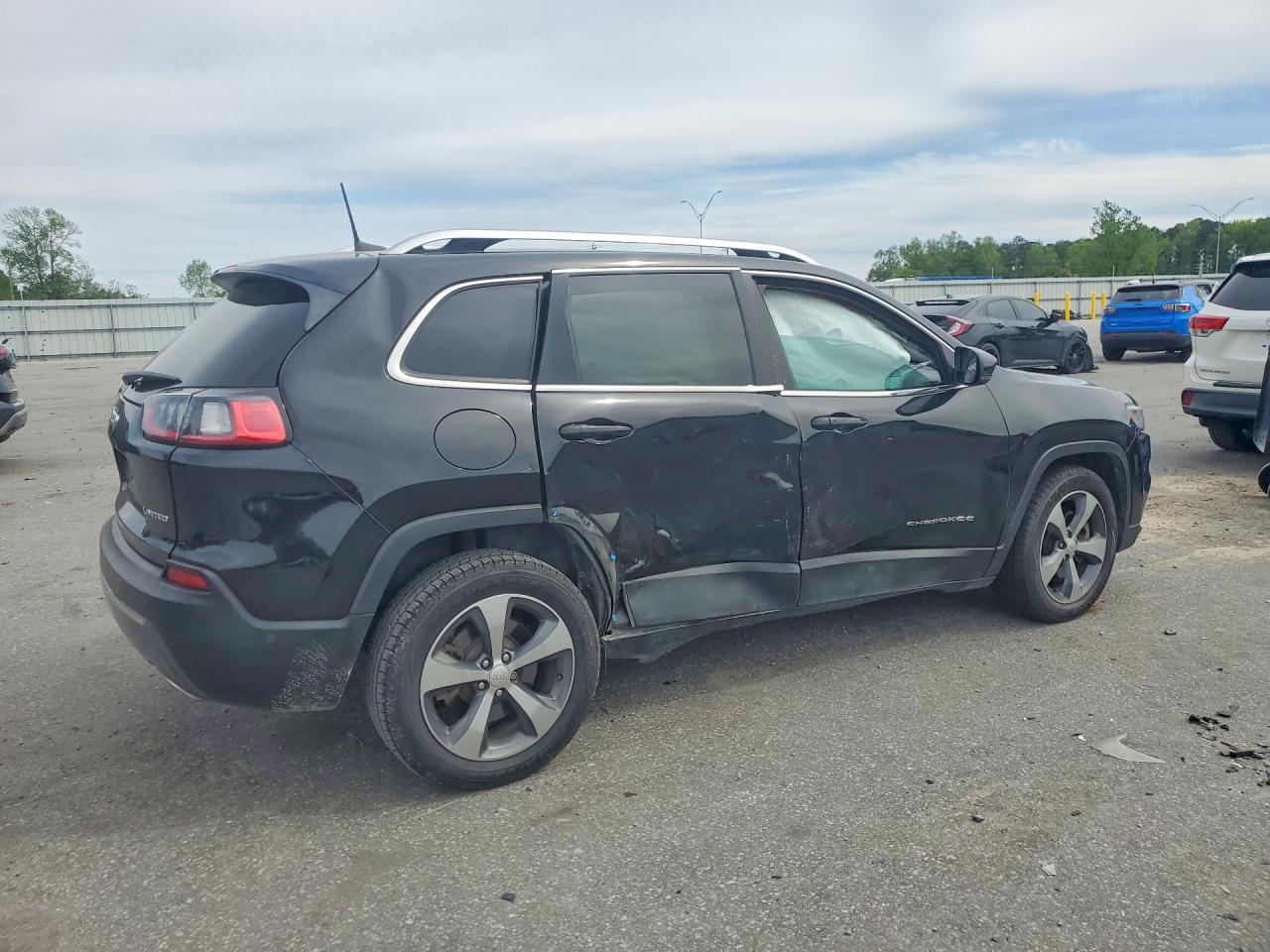 2019 JEEP CHEROKEE photo 5