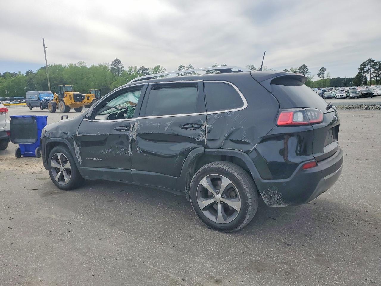 2019 JEEP CHEROKEE photo 3