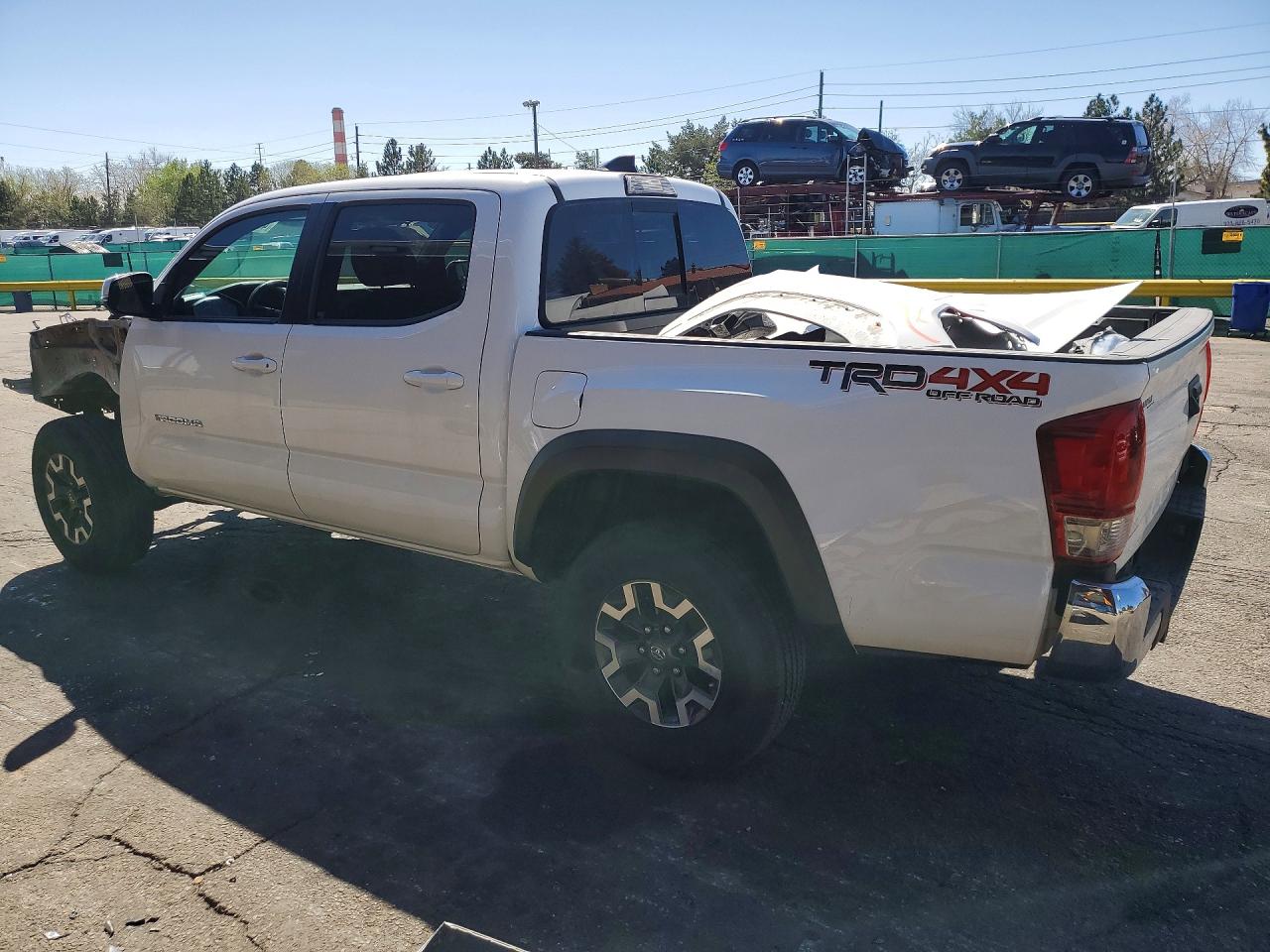 2017 TOYOTA TACOMA TRD OFF-ROAD photo 3