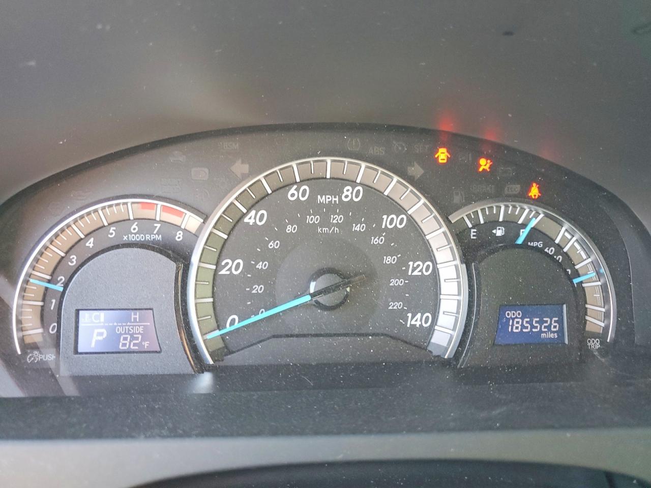 2013 TOYOTA CAMRY SE photo 17
