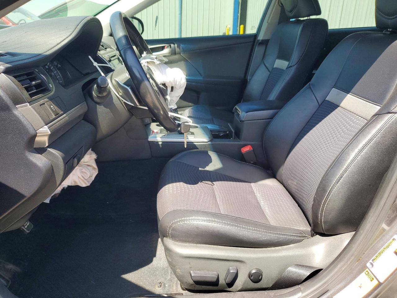 2013 TOYOTA CAMRY SE photo 13