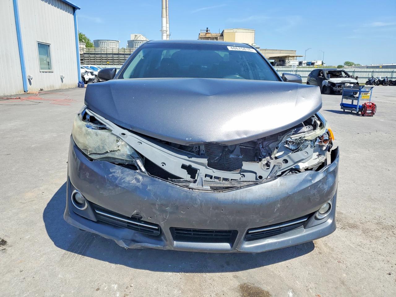 2013 TOYOTA CAMRY SE photo 9
