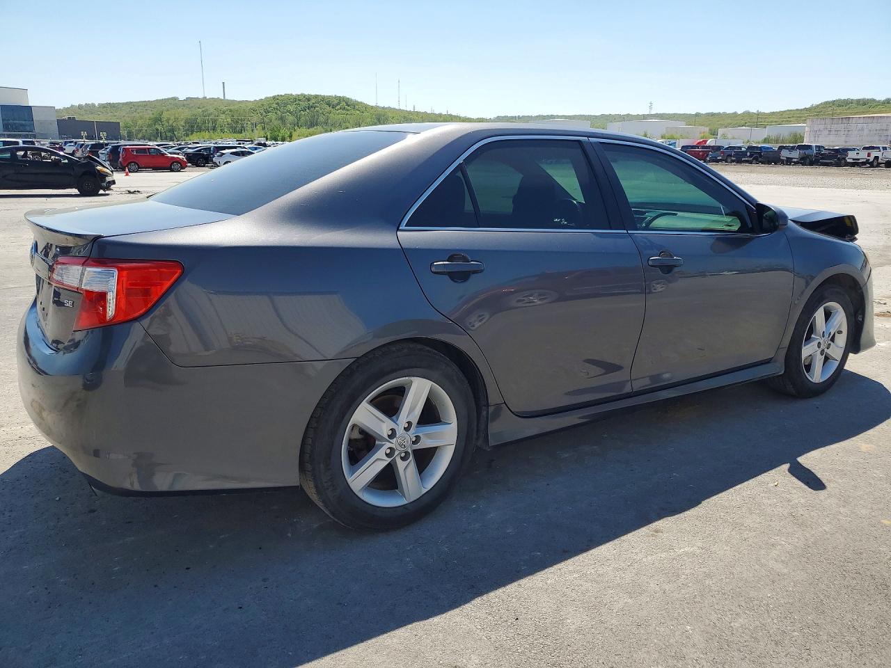 2013 TOYOTA CAMRY SE photo 5