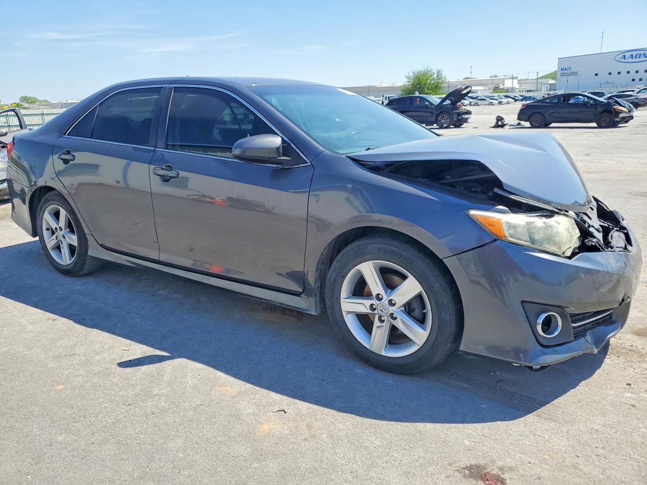 2013 TOYOTA CAMRY SE photo 7