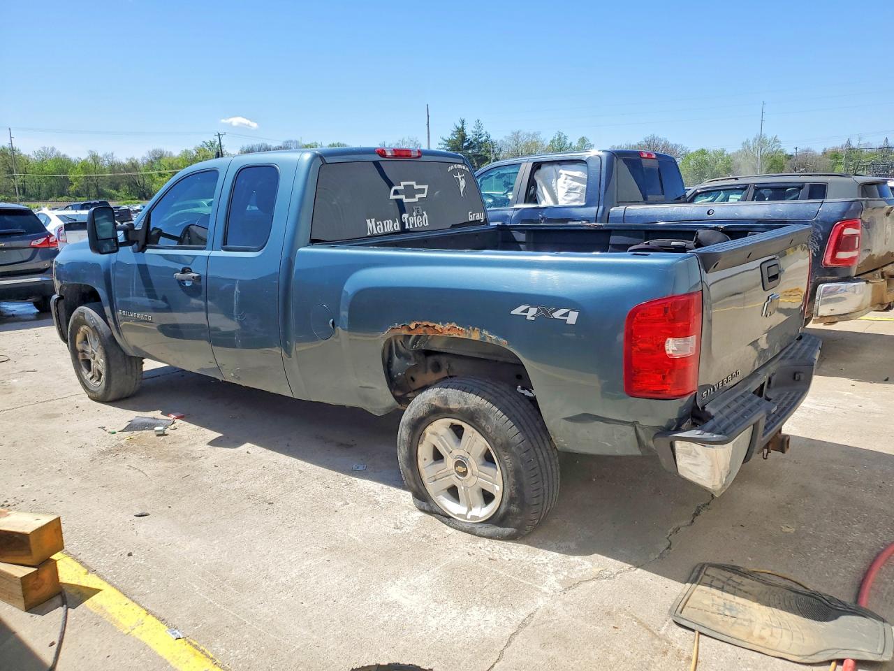 2009 CHEVROLET SILVERADO K1500 LT photo 2