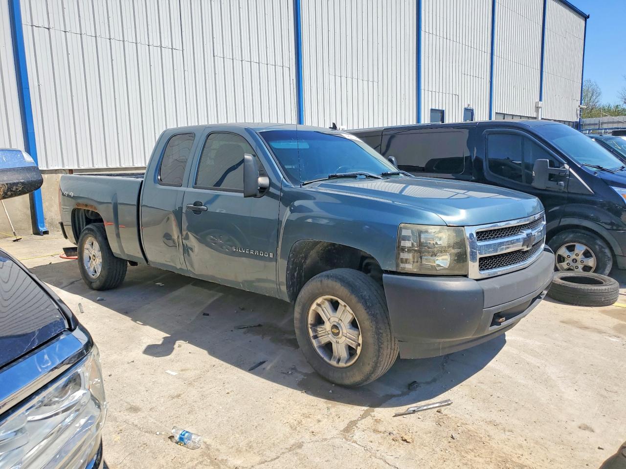 2009 CHEVROLET SILVERADO K1500 LT photo 4